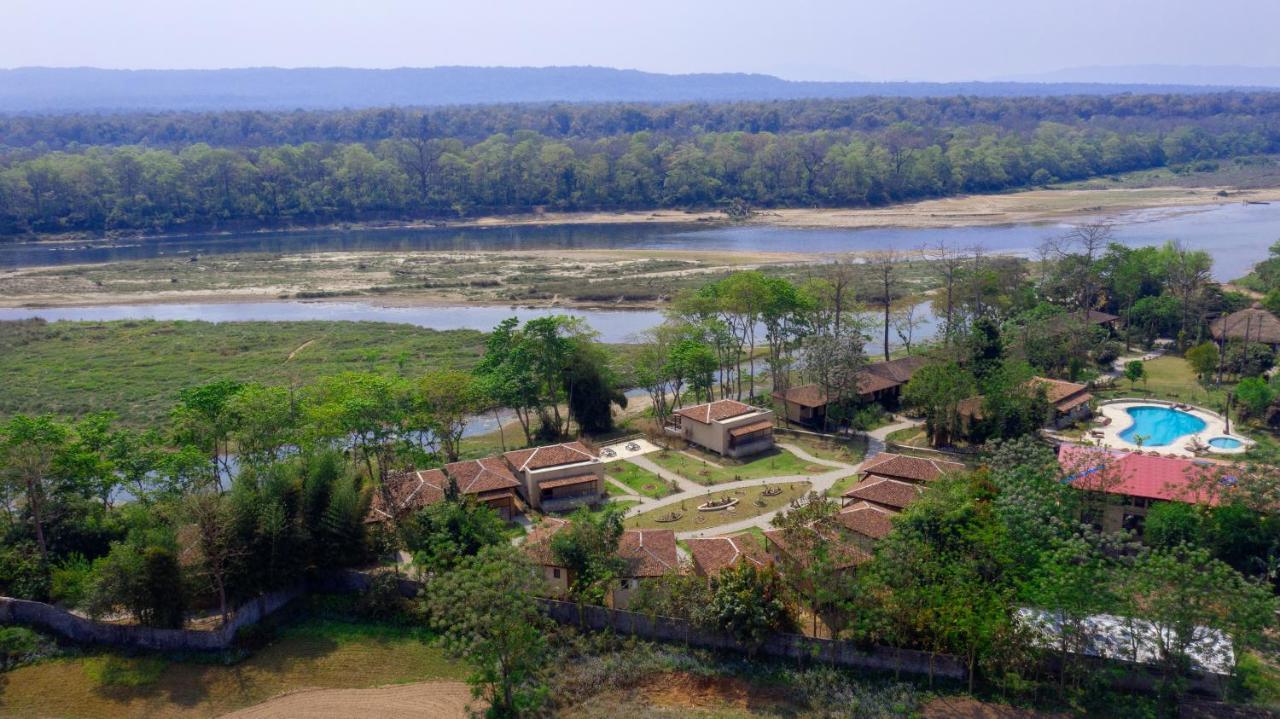 Jungle Villa Resort Chitwan Exterior foto