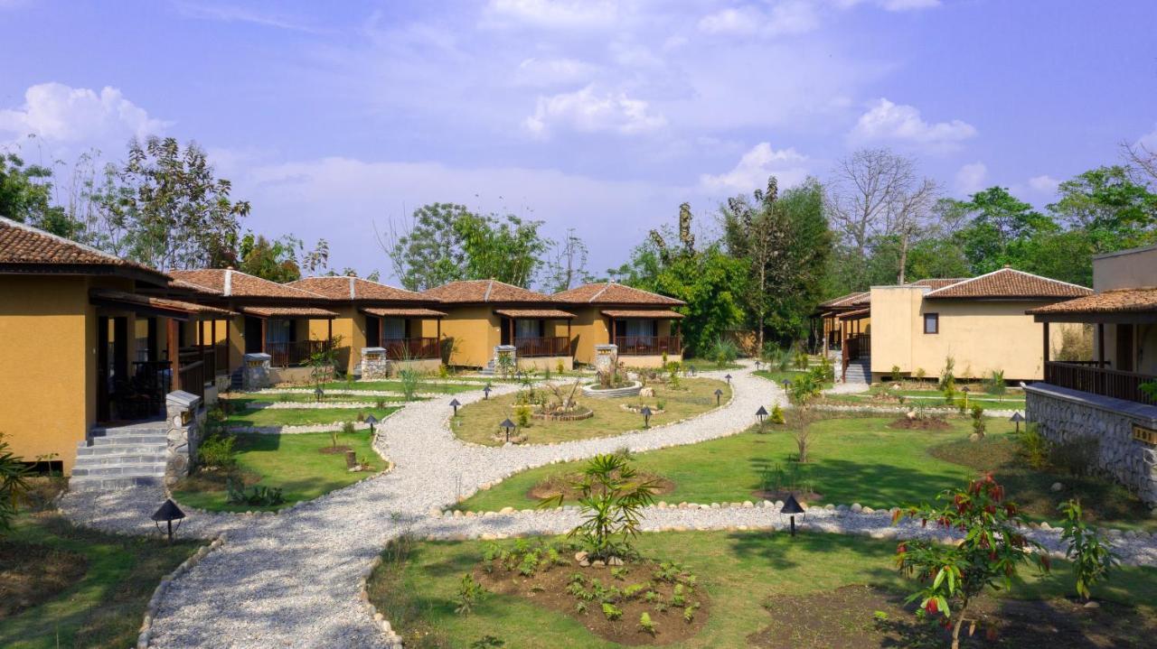 Jungle Villa Resort Chitwan Exterior foto