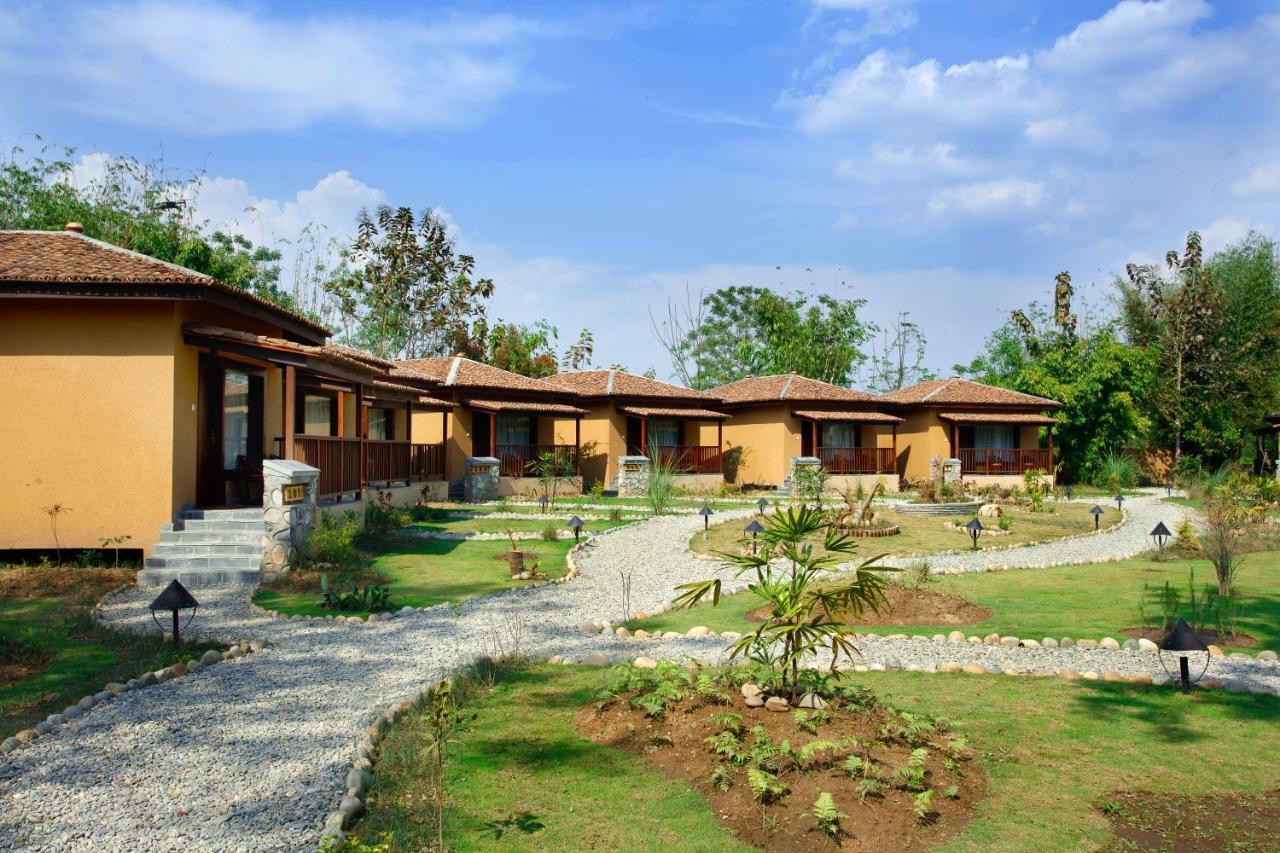 Jungle Villa Resort Chitwan Exterior foto