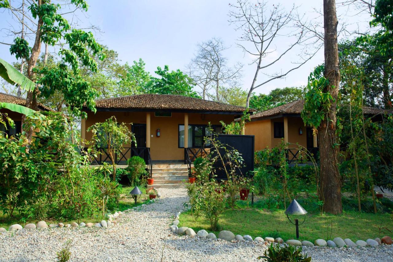 Jungle Villa Resort Chitwan Exterior foto