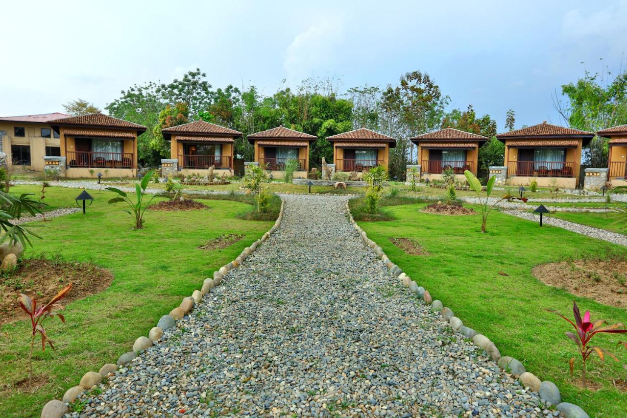 Jungle Villa Resort Chitwan Exterior foto