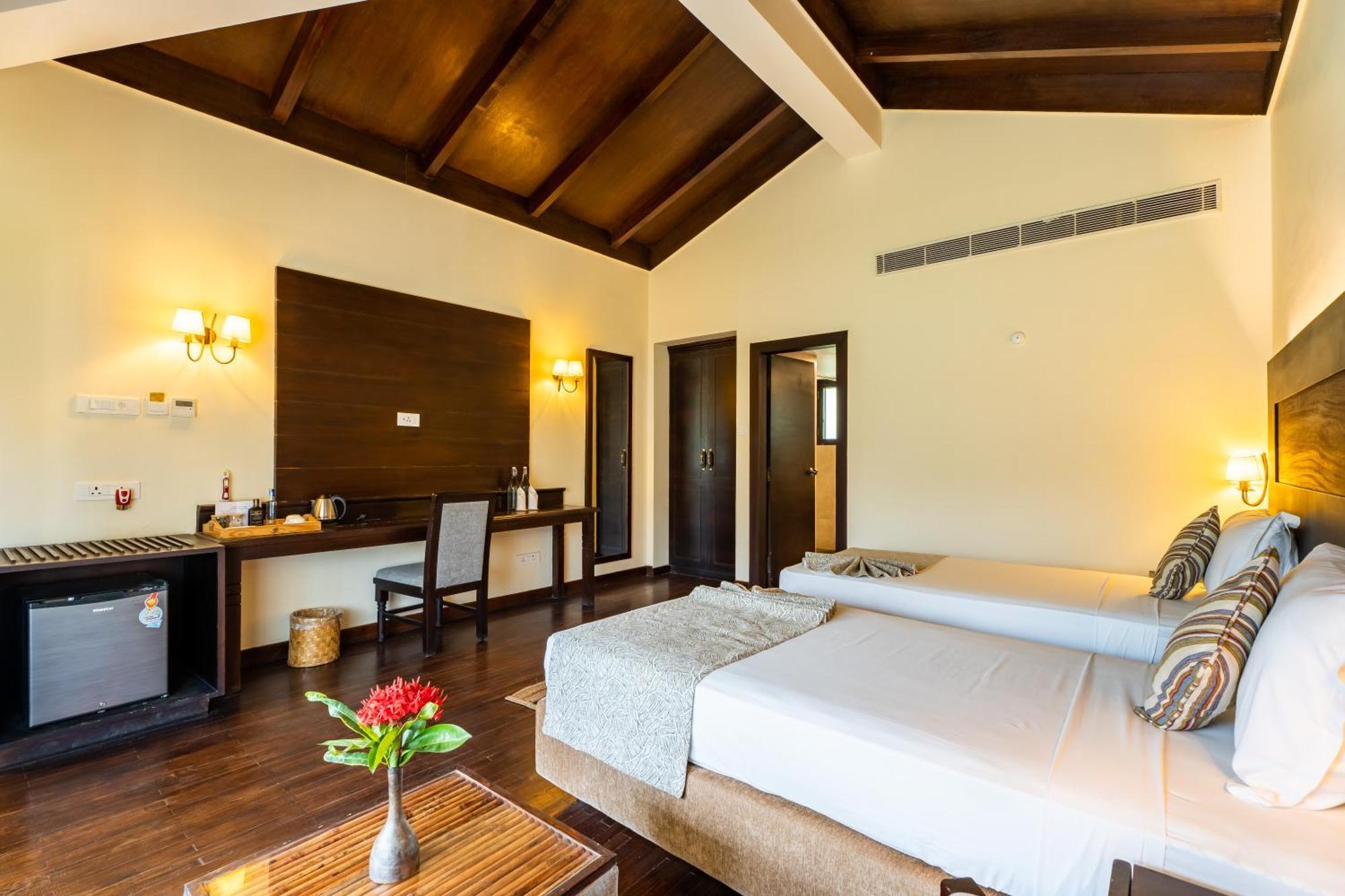 Jungle Villa Resort Chitwan Exterior foto
