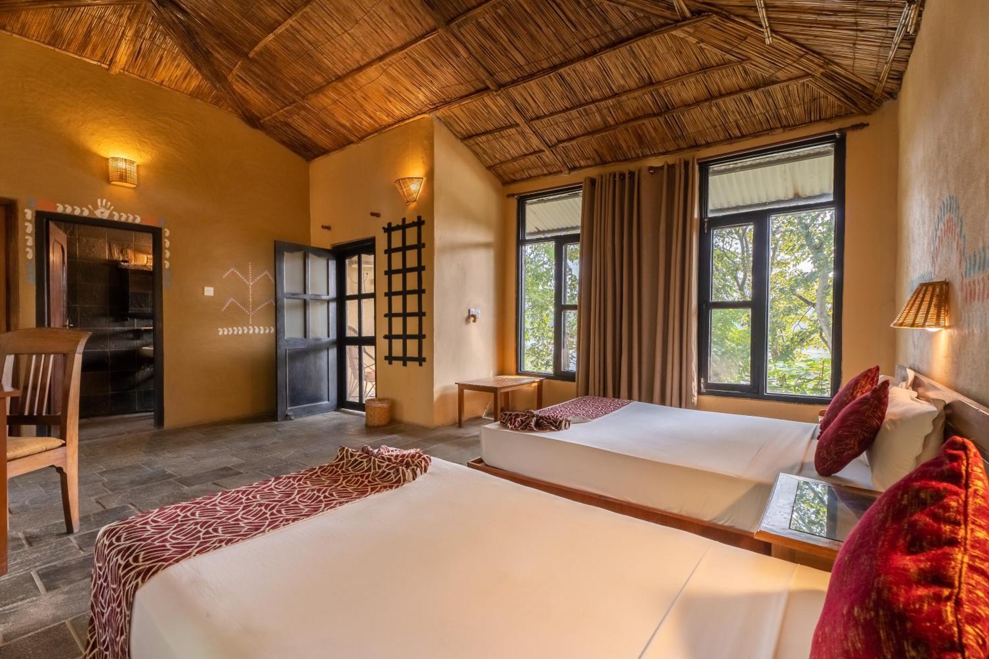 Jungle Villa Resort Chitwan Exterior foto