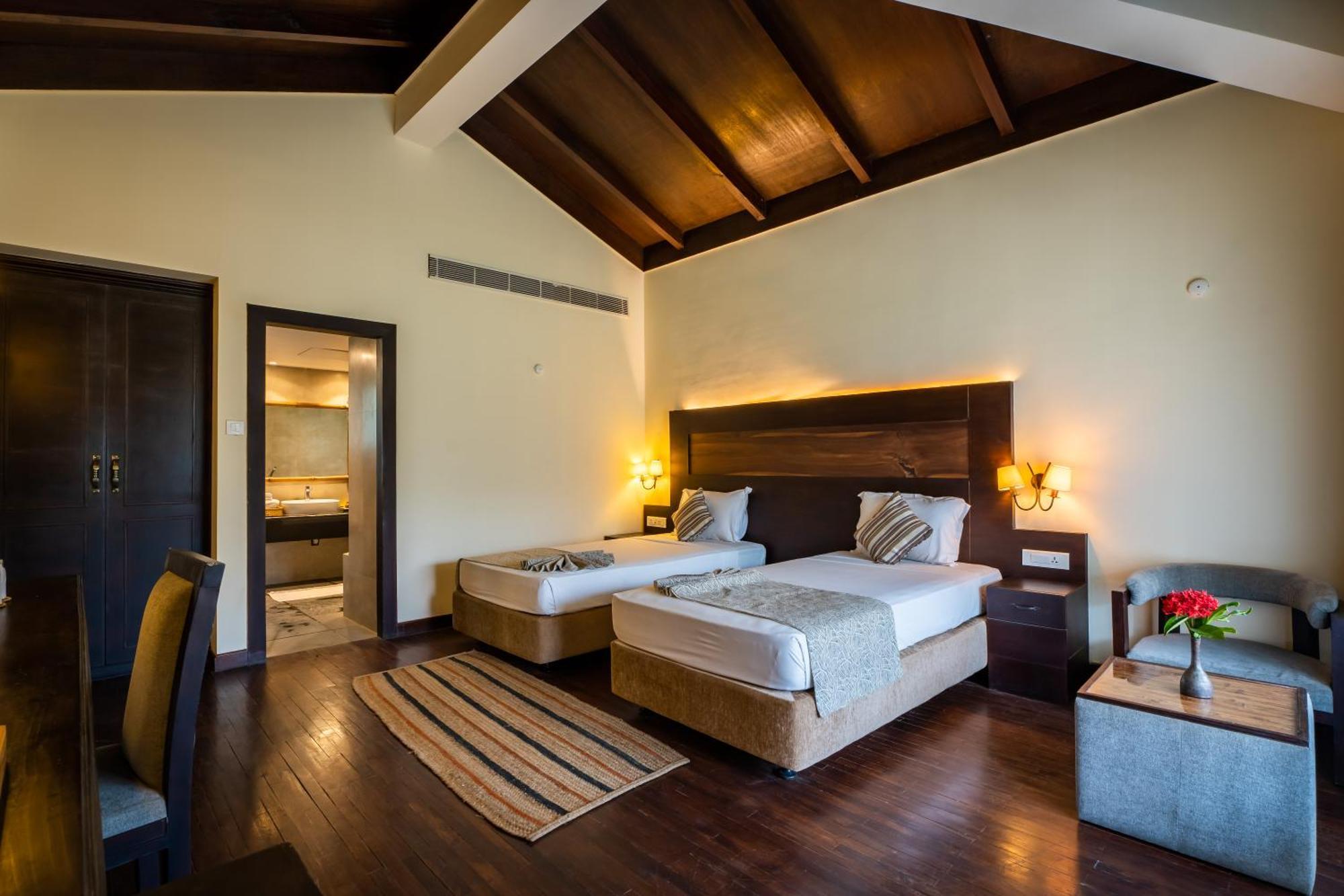 Jungle Villa Resort Chitwan Exterior foto