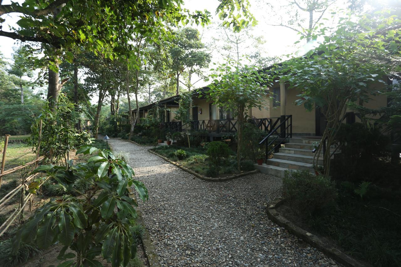 Jungle Villa Resort Chitwan Exterior foto