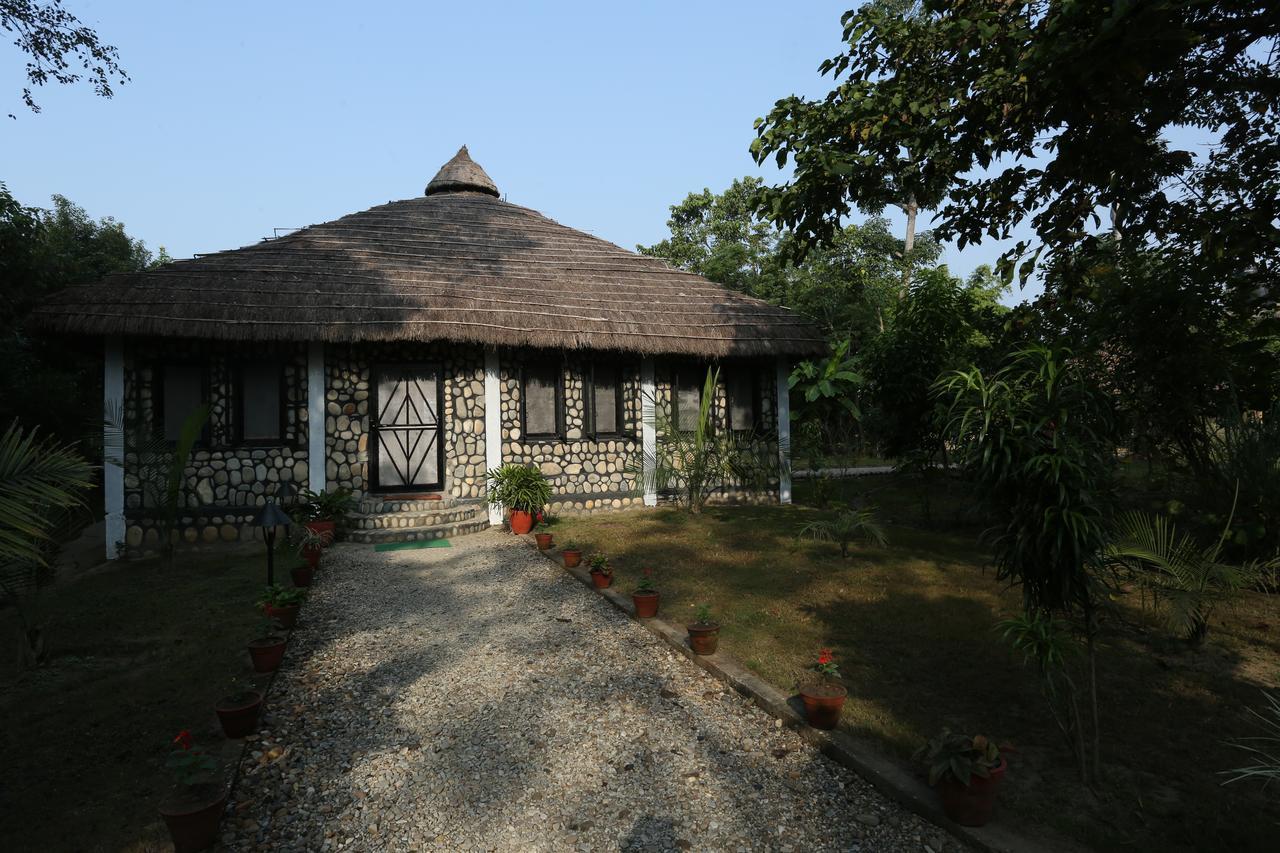 Jungle Villa Resort Chitwan Exterior foto