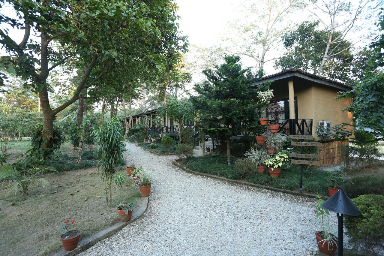 Jungle Villa Resort Chitwan Exterior foto