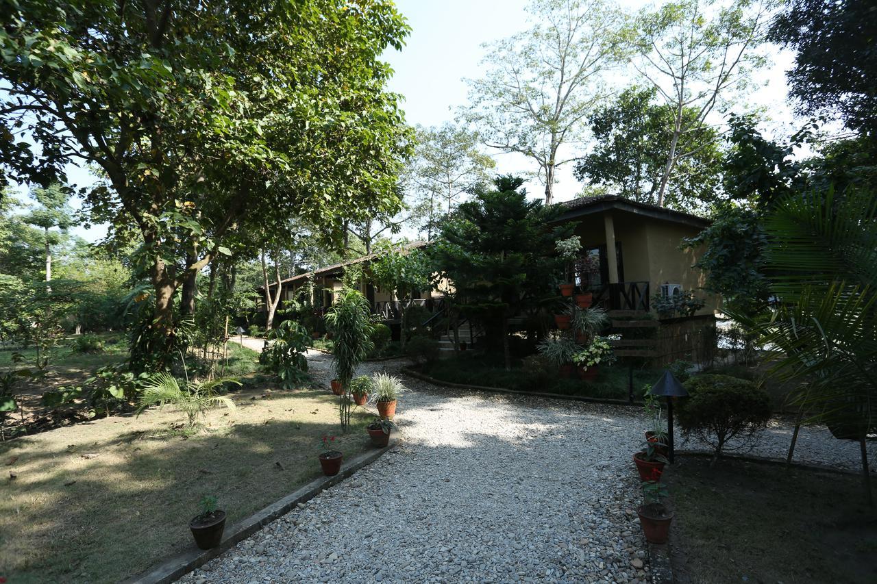 Jungle Villa Resort Chitwan Exterior foto