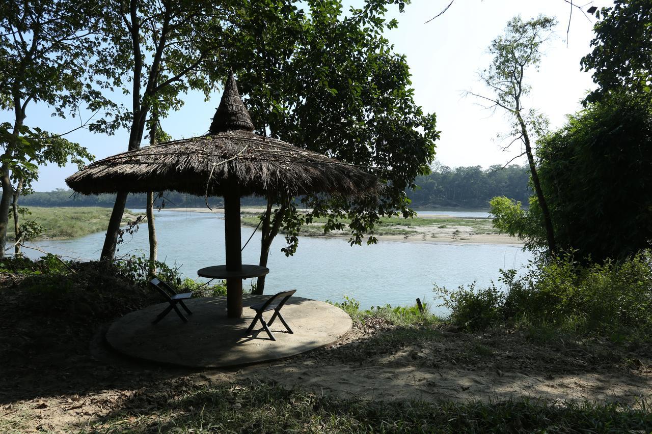 Jungle Villa Resort Chitwan Exterior foto