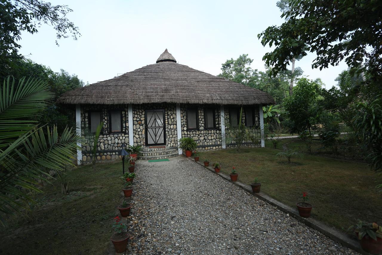 Jungle Villa Resort Chitwan Exterior foto